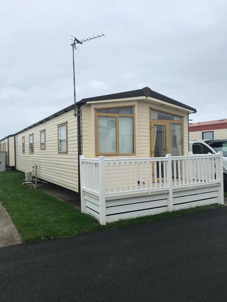 Two X 8 Berth Static Caravan On Lyons Robin Hood Rhyl North Wales Meliden Kültér fotó